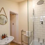 Flat 1 Apartment