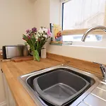 Flat 1 Apartment *