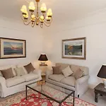 Flat 1 *